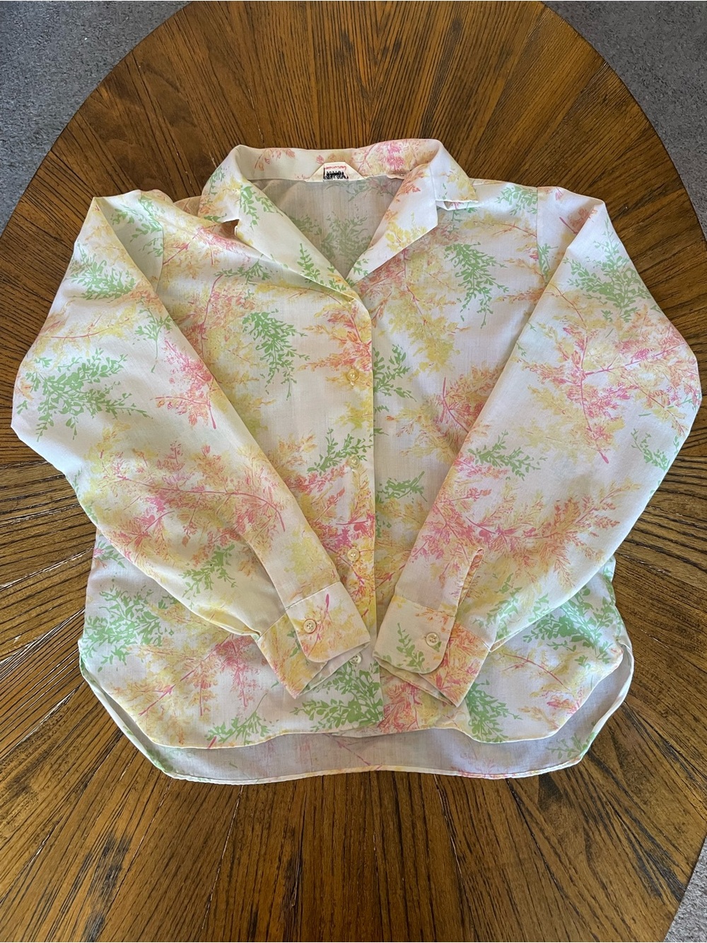 Vintage Lady Arrow Lightweight Pastel Floral Button-Down Shirt - White/Pastel